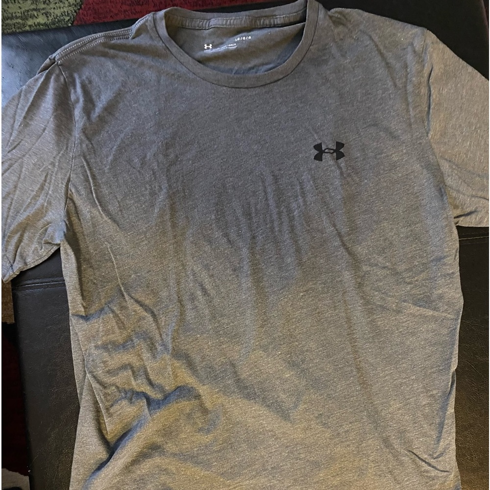 Large gray tee